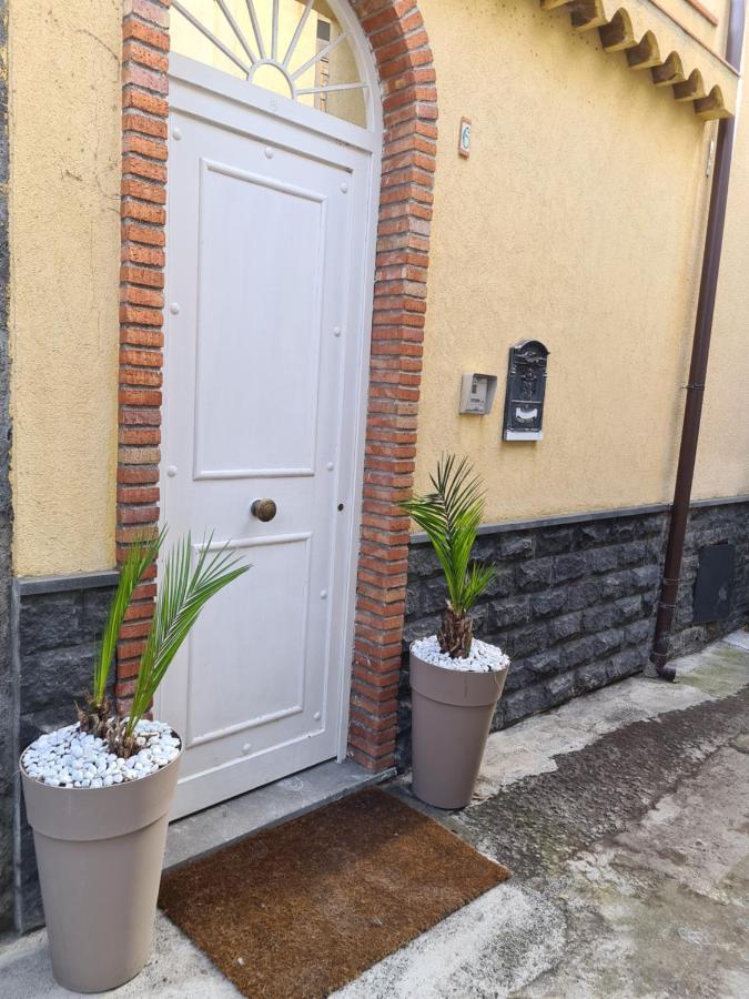 Bed and Breakfast Sicitaly Aci Castello Exterior foto